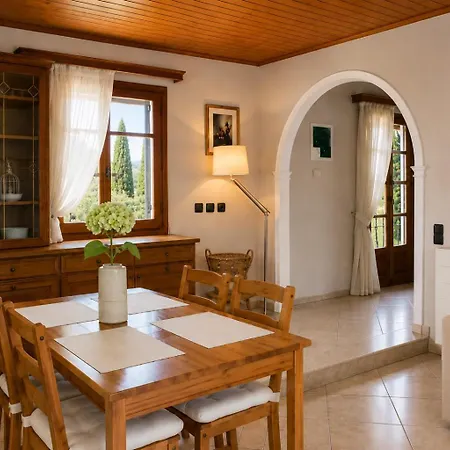 The Olive Tree House لياباديس